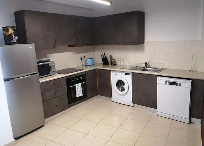 Апартаменти Yippee! At Ermou Square Amazing Location View Ларнака