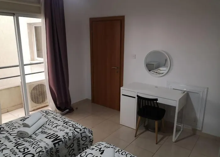 Yippee! At Ermou Square Amazing Location View