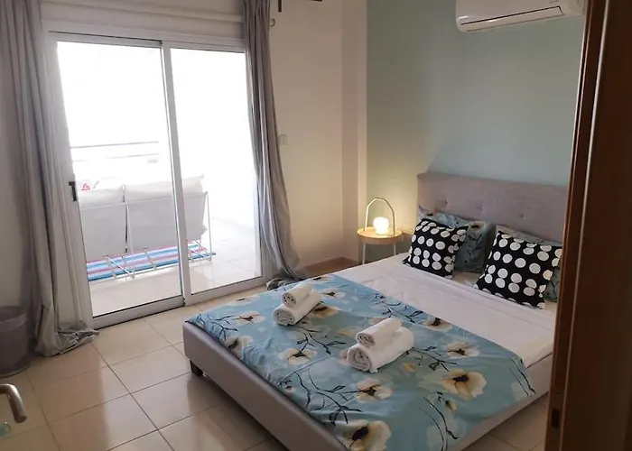 Yippee! At Ermou Square Amazing Location View アパート ラルナカ